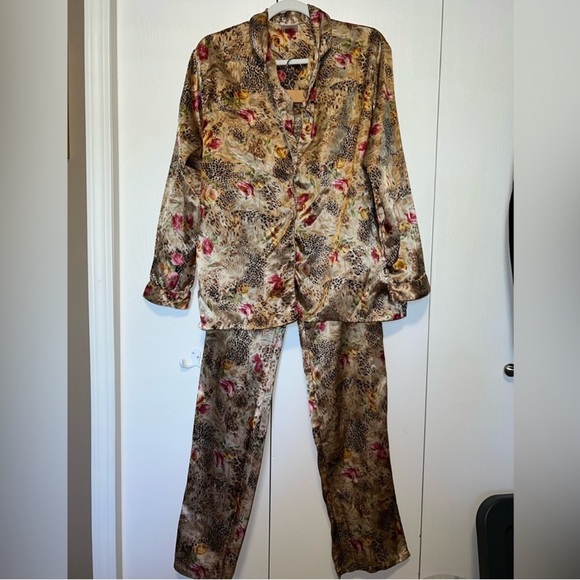 Soya Intimates Silk Style Pyjama Set - Picture 1 of 6